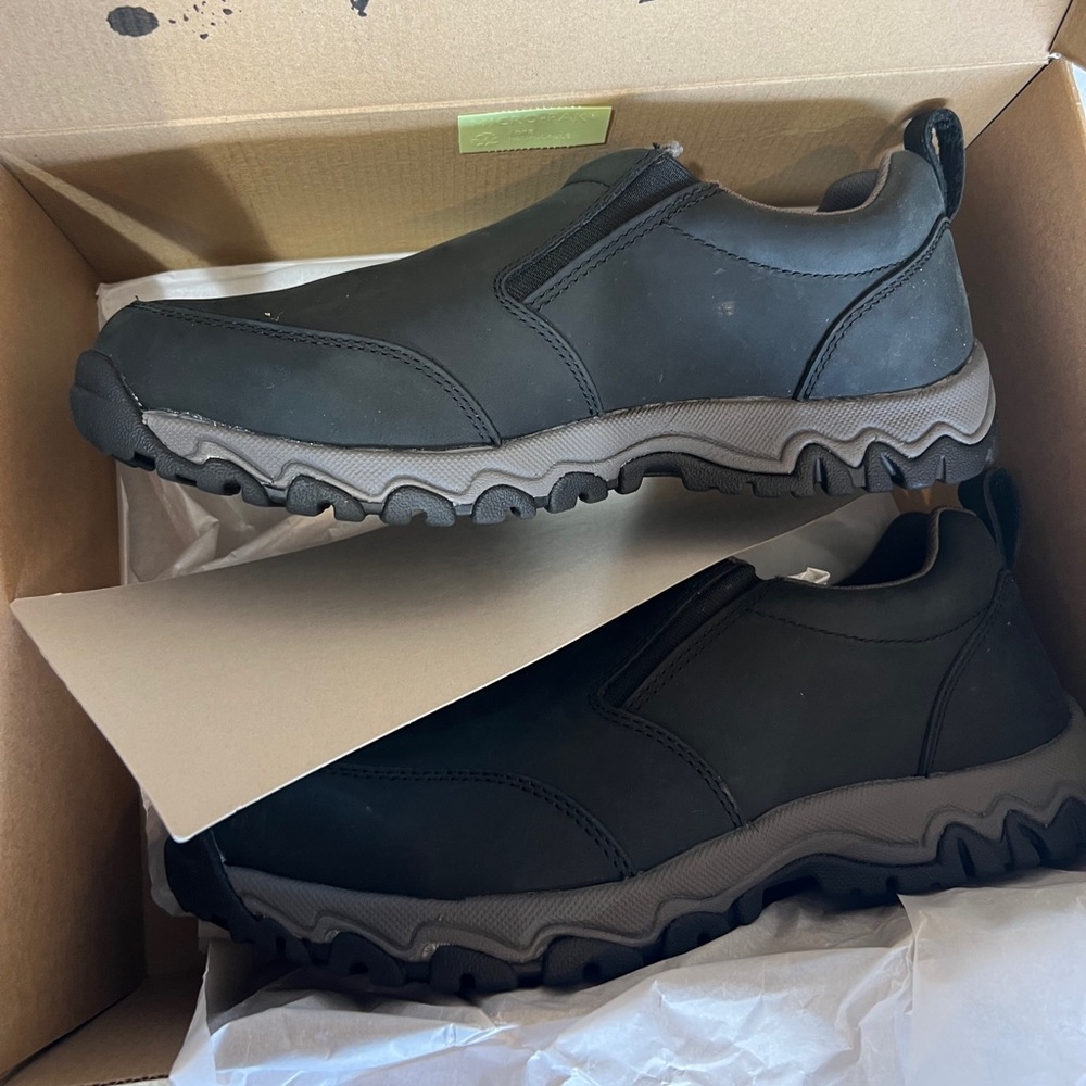 Duluth Trading wild Boar men’s leather shoes 12W NWT. Oiled leather mocs